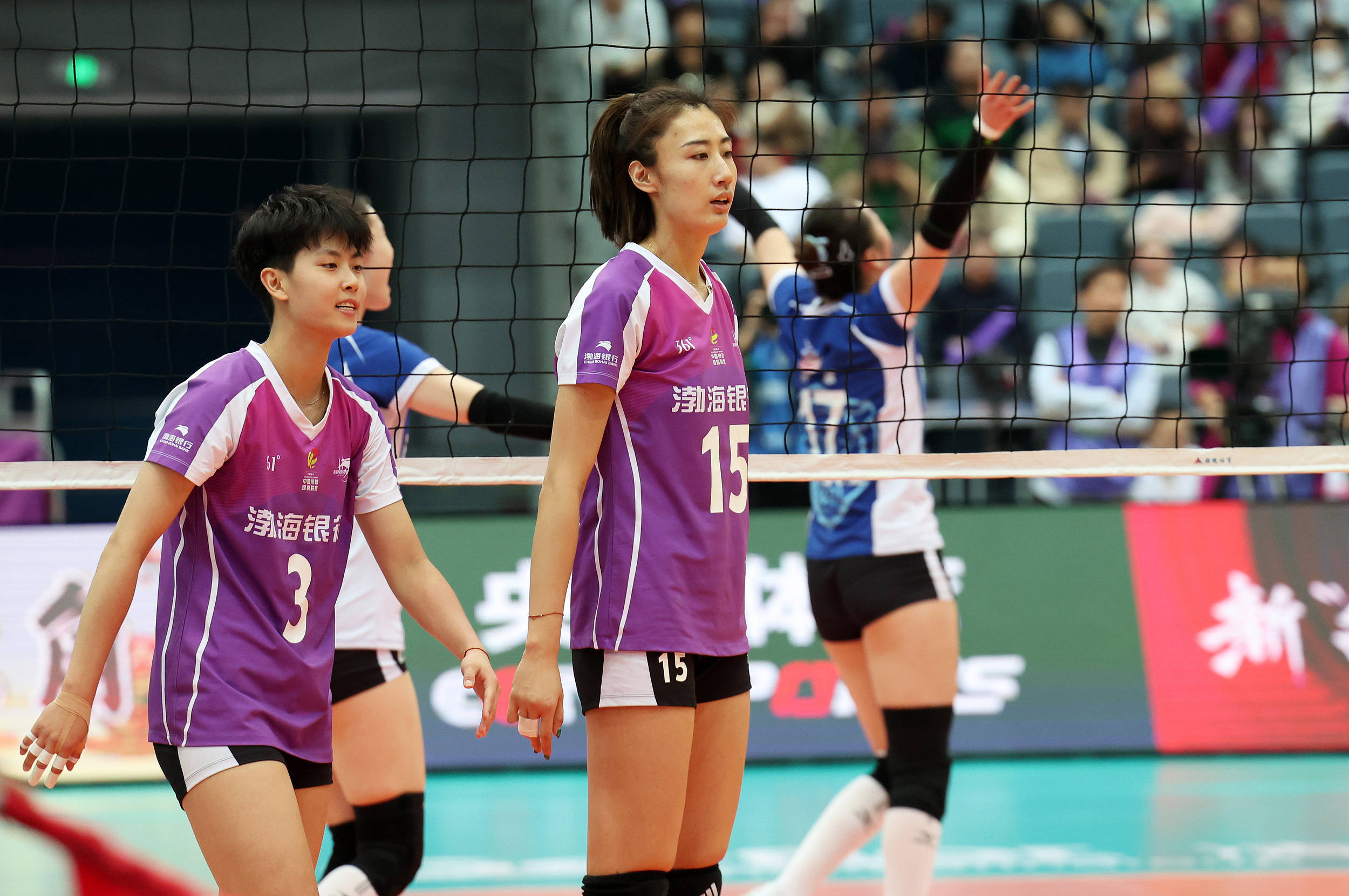 中国女排轻松击败巴萨晋级半决赛，竞技爆发！