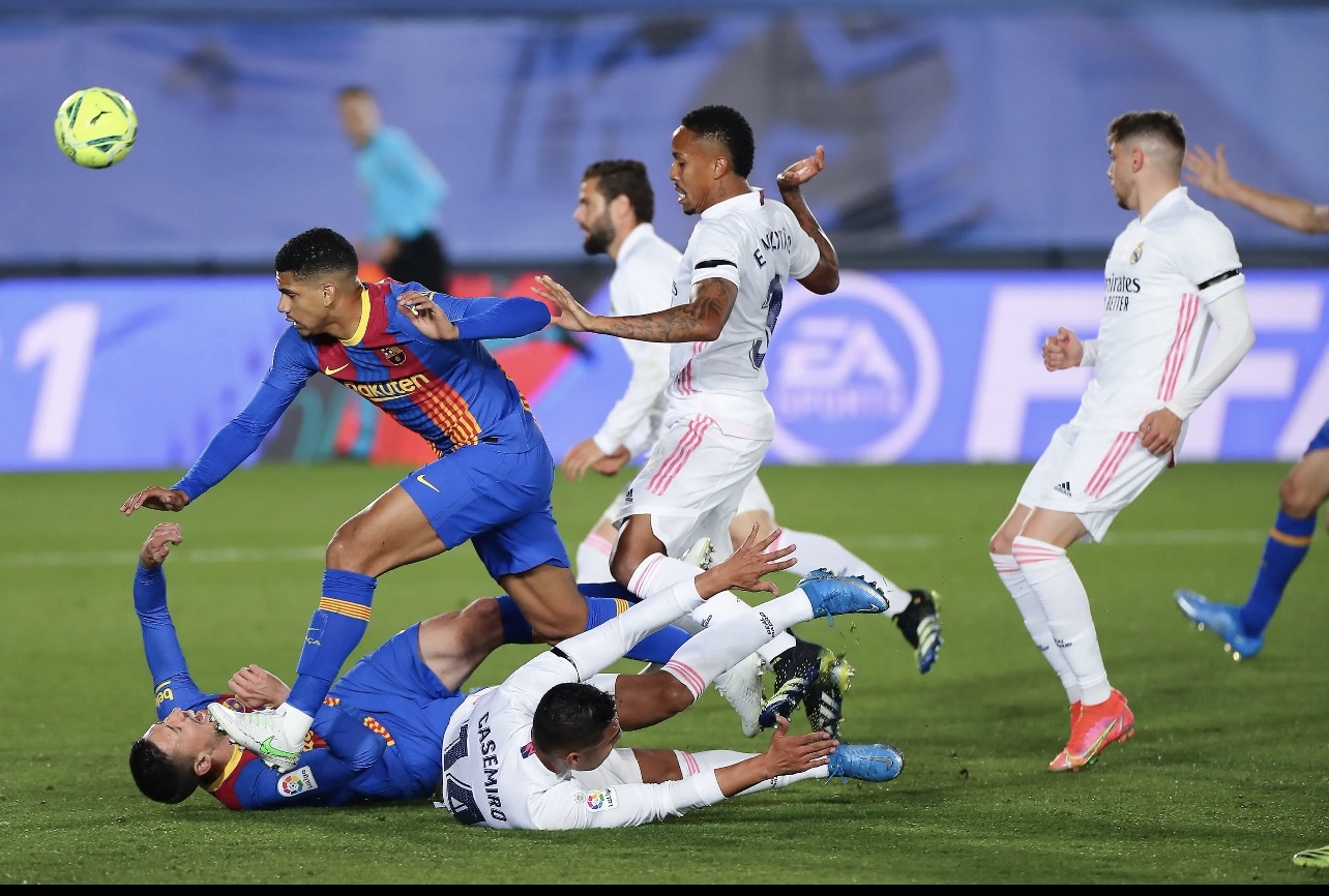 梅西为啥离开巴萨