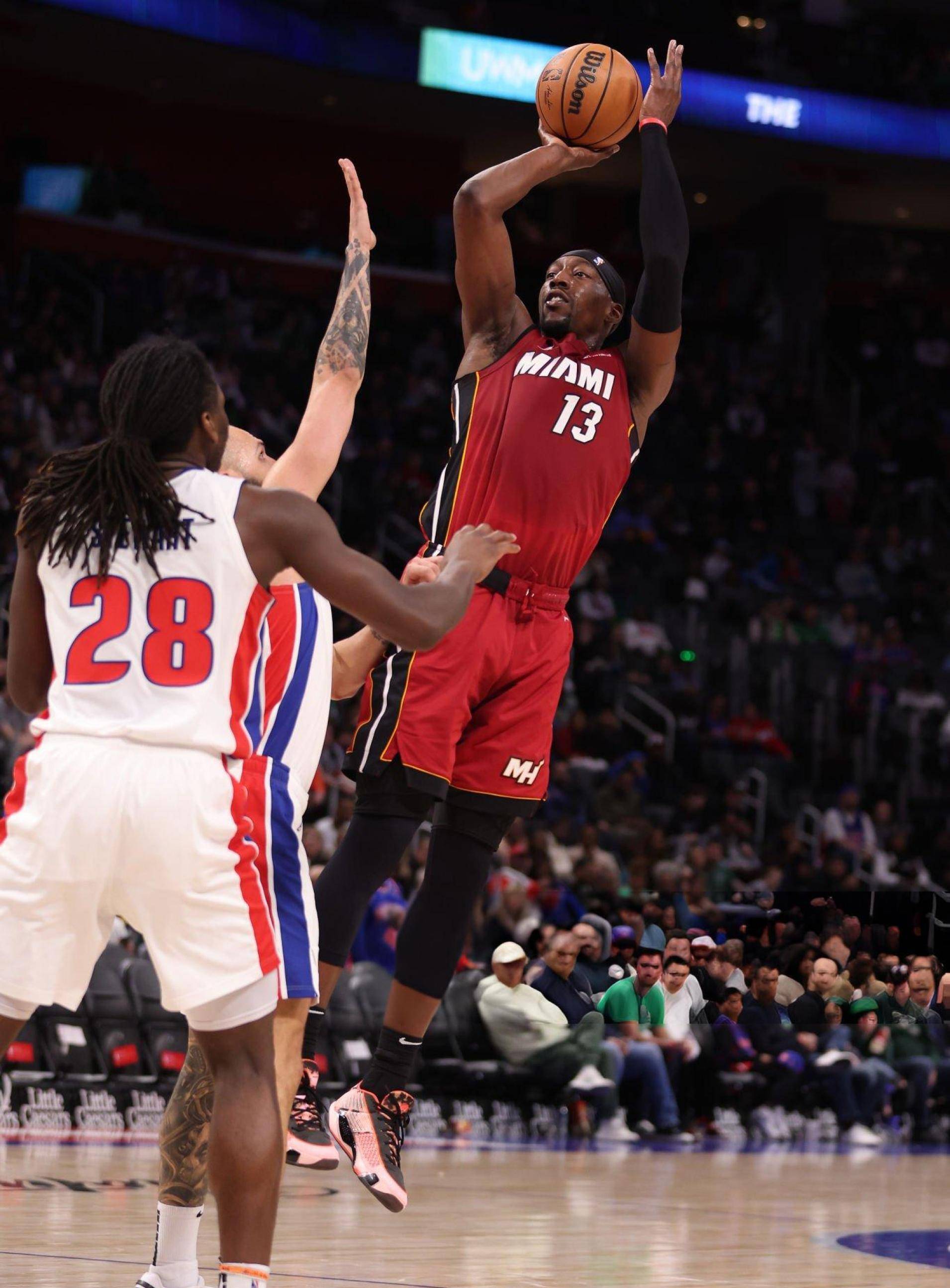 梅西迈阿密进球球迷反应